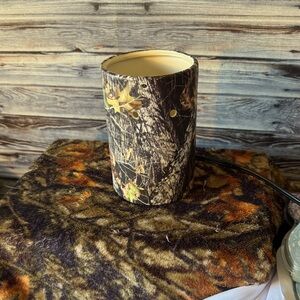 Woodland Camouflage Leaf Patterned Home Accent